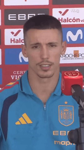  Alejandro Grimaldo @grimaldo35 está listo para apoyar a la @sefutbol tanto dentro como fuera del campo.