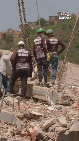 El n�mero de muertos en los terremotos de Venezuela asciende a 920, seg�n el �ltimo balance ofrecido por el presidente de la Asamblea Nacional, Jorge Rodr�guez, que ha a�adido que hay al menos 3.360 heridos.