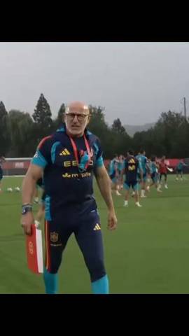  Entrenamiento pasado por agua el de anoche de la selección española