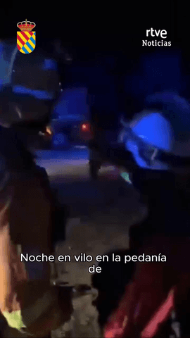 La UME se suma a la lucha contra el fuego en el incendio de Murcia.