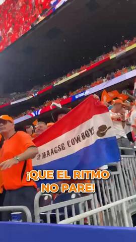  El buen rollo de los aficionados de la Oranje en Houston.