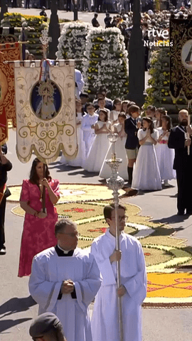 El papa preside la procesi�n del Corpus Christi.