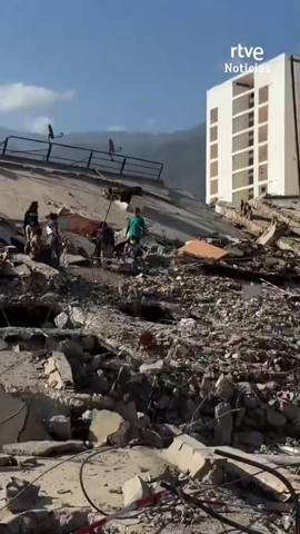 El Gobierno de Venezuela eleva el n�mero de muertos en el doble terremoto a 1.719.