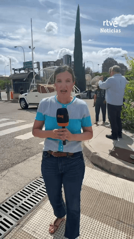 El papam�vil llega a la sede de RTVE en Torrespa�a antes de trasladar a Le�n XIV al Movistar Arena.