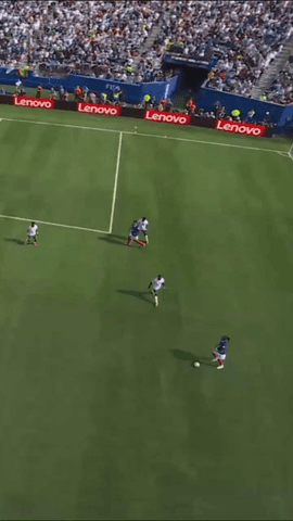  Qué fácil es el fútbol cuando los buenos se juntan.