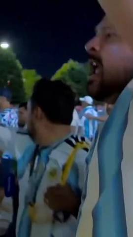  En Kansas o Buenos Aires, un denominador com�n: locura argentina por Messi... y un equipo de @rtve en cada lugar para cont�rtelo, ya sean nuestros enviados especiales o la corresponsal�a de @rtvenoticias