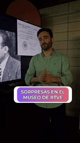  Salimos del plató de @saberyganar_tve para adentrarnos en el @museortve y descubrir, de la mano de @pildoras_culturales, algunas de las joyas que alberga.