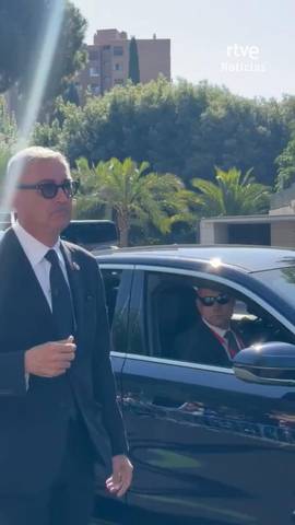  El papa Le�n XIV protagoniz� un emotivo momento antes de su visita al Congreso al bendecir a un beb� que se encontraba entre los fieles que lo esperaban.