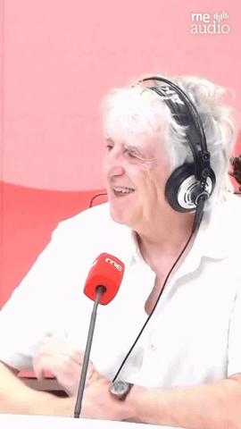 En @lasmananasrne, este lunes tenemos el privilegio de conversar con @juanluisarsuaga de la evolución humana y de la aportación que traerá la IA a la ciencia.