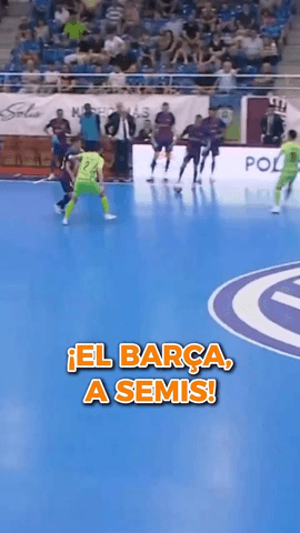  Este gol de @lucianogauna10 da el pase a semifinales de los playoffs al @fcbfutsal