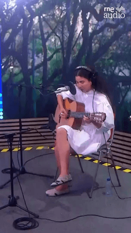 El canto bonito de @silvanaestradab hace fácil lo difícil 