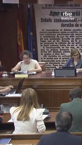 La secretaria de Zapatero se acoge a du derecho a no declarar en la comisi�n del Senado sobre las presuntas irregularidades en la SEPI.