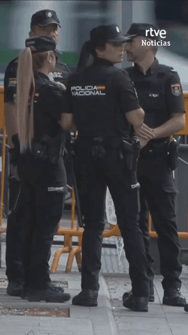 Hacienda est� llevando a cabo una inspecci�n tributaria al expresidente Jos� Luis Rodr�guez Zapatero, as� como a su mujer, sus hijas y a su amigo, el empresario Julio Mart�nez.