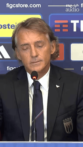 Roberto Mancini pide perd�n a los aficionados en su regreso a la selecci�n y espera devolver a Italia a lo m�s alto
