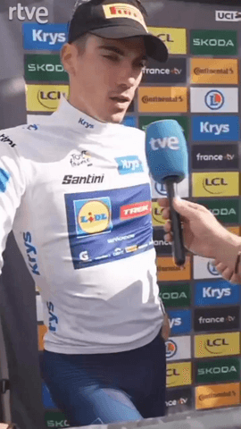 Juan Ayuso no se fía de Tom Pidcock: “Es otro rival muy duro, ya lo demostró el año pasado en La Vuelta”.