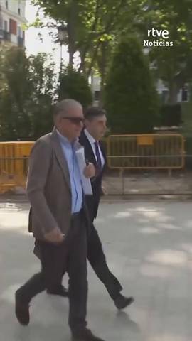  La Audiencia Nacional condena a dos a�os y medio de c�rcel a Francisco Granados, ex secretario general del PP de Madrid y exconsejero de Presidencia de la popular Esperanza Aguirre por ama�os en la adjudicaci�n de contratos a la empresa Waiter Music para celebrar fiestas populares en diversas localidades madrile�as, entre los a�os 2007 y 2014.