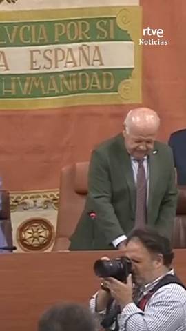 El PP y Vox han alcanzado un acuerdo por el que el candidato del PP, Juanma Moreno ha sido elegido como presidente de la Junta de Andaluc�a, en la segunda votaci�n que se ha celebrado este jueves en el Parlamento andaluz.