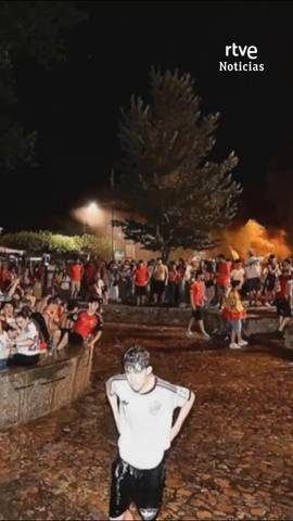 En Ciudad Rodrigo, Salamanca, muere un menor durante la celebraci�n de la victoria de Espa�a.