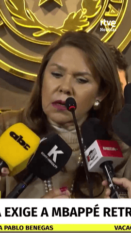 Lo que comenz� tras la derrota de Paraguay ante Francia en el Mundial ha acabado convertido en un conflicto pol�tico internacional.