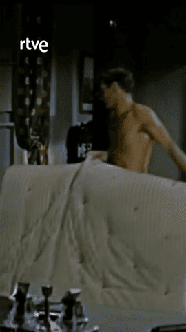  Ben Quick (Paul Newman) llega a una pequeña localidad del sur estadounidense donde el patriarca, Will Varner, lo ve como el heredero de su imperio y el marido perfecto para su hija, Clara.
