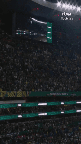  Antes del encuentro entre M�xico y Ecuador, el Estadio Azteca mostr� su apoyo a los afectados por el terremoto de Venezuela con un emotivo mensaje de 