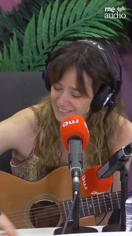 Este miércoles, en @mananamas_rne , nos visita @juanaforeverett para presentarnos su nuevo disco ‘Past Lives in California’.