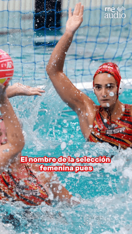 Martina Terré, guardiana de la portería de la selección española, analiza la transición del waterpolo español