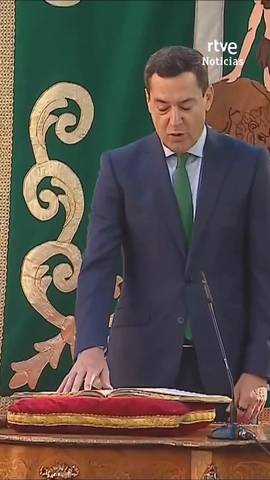 Juanma Moreno ha tomado posesi�n este domingo para un tercer mandato como presidente de Andaluc�a en un acto en el Palacio de San Telmo, desde donde ha apostado por el camino del di�logo y del acuerdo en la nueva legislatura, ha defendido su pacto con Vox en pro de la 