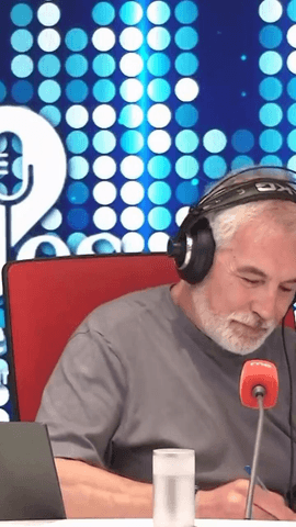  @chiquita.movida se encarga de poner la nota musical de hoy en @lastardesderne