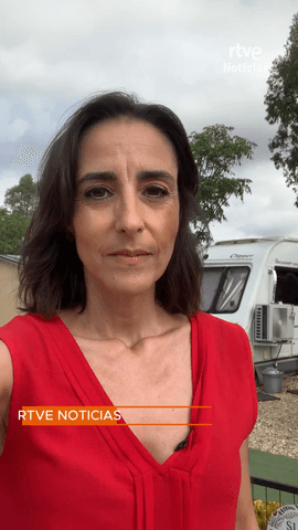  Poco a poco vuelven hasta este camping de Los Gallardos los vecinos que fueron desalojados por causa del incendio.