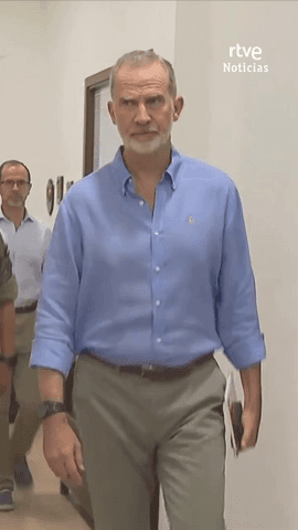  El rey Felipe VI participa telem�ticamente en el gabinete de crisis por los incendios desde la Comandancia General de Baleares.
