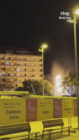 En Barcelona un escape de gas ha provocado un aparatoso incendio en una estaci�n de metro que deja ocho personas heridas, dos de ellas en estado grave.