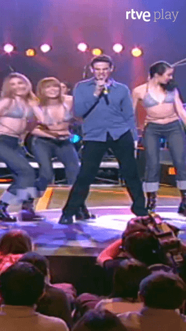 ¿Para cuándo una batalla de baile entre @raul.cantante y @lalachus3 ?