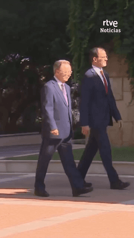 El rey Felipe VI ha mostrado su apoyo a Ceuta en una reuni�n con su presidente, Juan Jes�s Vivas, en el Palacio de Marivent en Palma.