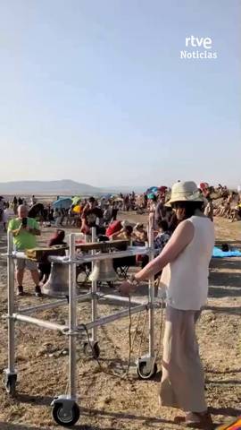 #EclipseRTVE | Rosalina Caball�n, campanera de la Catedral de Pamplona y profesora de m�sica, ha compuesto un repique especial para avisar del inicio del #eclipse parcial y total en Ler�n, Navarra.