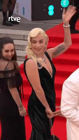  EL ESTILO ÚNICO DE LADY GAGA | De icono pop extravagante a reina de la alta costura.
