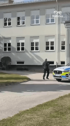  En Suecia, varias personas han resultado heridas en un instituto por un ataque de un individuo armado con una espada.