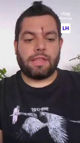 Rub�n Ros�n y Jorge Fern�ndez, militantes de Ama Asturies, sufrieron una agresi�n por parte de ocho j�venes en las fiestas de Oviedo el pasado fin de semana.