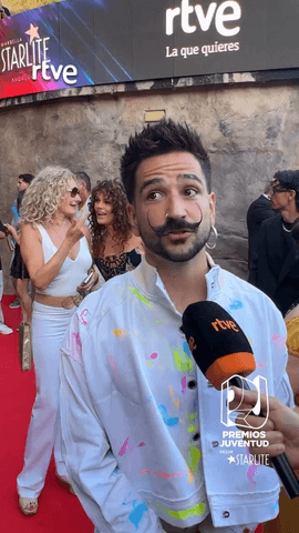 @camilo llega a los #PremiosJuventud con dos nominaciones y con una nueva canción que habla de cómo el tiempo corre cuando la cabeza solo piensa en el futuro 