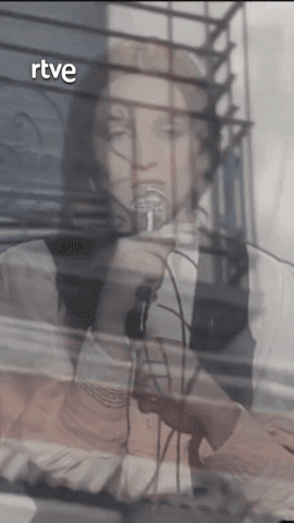 ‘Calle del Oso’ es la canción que da título al segundo álbum de estudio de Ana Belén, allá por el año 1975