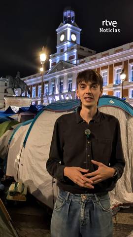  A pesar de la lluvia, la acampada de Sol no deja de crecer.