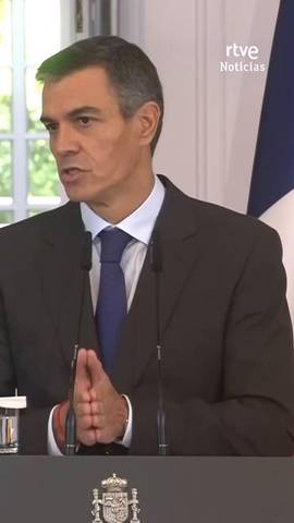 Durante la visita de Estado de Emmanuel Macron a Espa�a, Pedro S�nchez se ha disculpado ante el presidente franc�s por el rechazo que sufri� ayer en el Senado el Tratado de Amistad entre Espa�a y Francia.