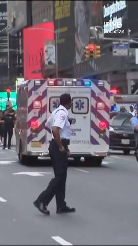 La Polic�a abate a una mujer que apu�al� gravemente a dos personas en Times Square.