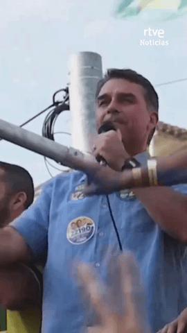 Bolsonaro lidera la primera encuesta previa a la segunda vuelta en Brasil.