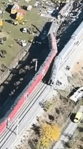 Ascienden a 64 los fallecidos en el accidente de dos trenes en Urda, Toledo.