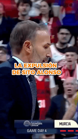 Expulsado Sito Alonso tras recibir su segunda t�cnica tras protestar una falta de ataque de Michael Forrest.