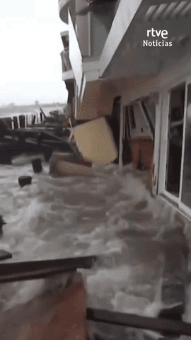 En California el mar ha devorado las casas que disfrutaban de unas vistas inmejorables al oc�ano.