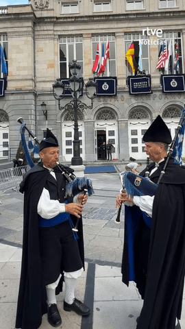 El Teatro Campoamor abre de nuevo sus puertas para acoger la ceremonia de los Premios Princesa de Asturias, presidida por los reyes de Espa�a junto a la princesa de Asturias, Leonor, y la infanta Sof�a.