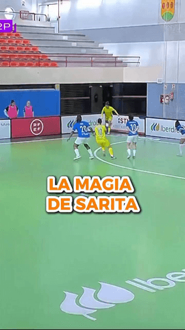  Golazo de tacón de Sarita para engañar a las defensoras de Melilla.