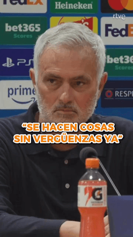  Mourinho sobre la sanción a Vinicius: “El gato ya no está escondido, se hacen cosas sin vergüenza”.